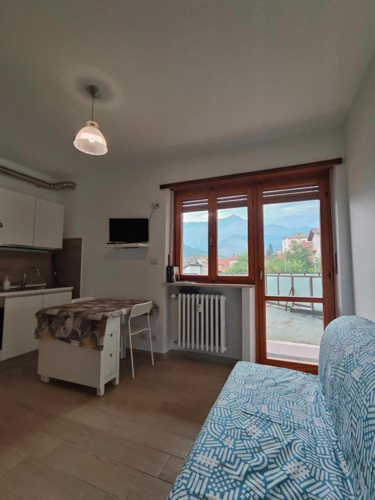Casa Con Terrazzo E Vista Lejlighed Chiomonte Eksteriør billede